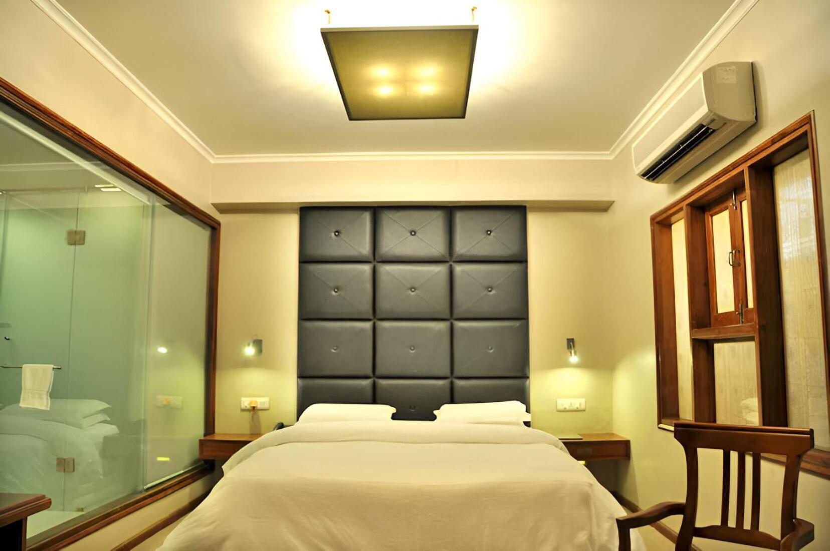 Hotel Aram Jāmnagar 外观 照片